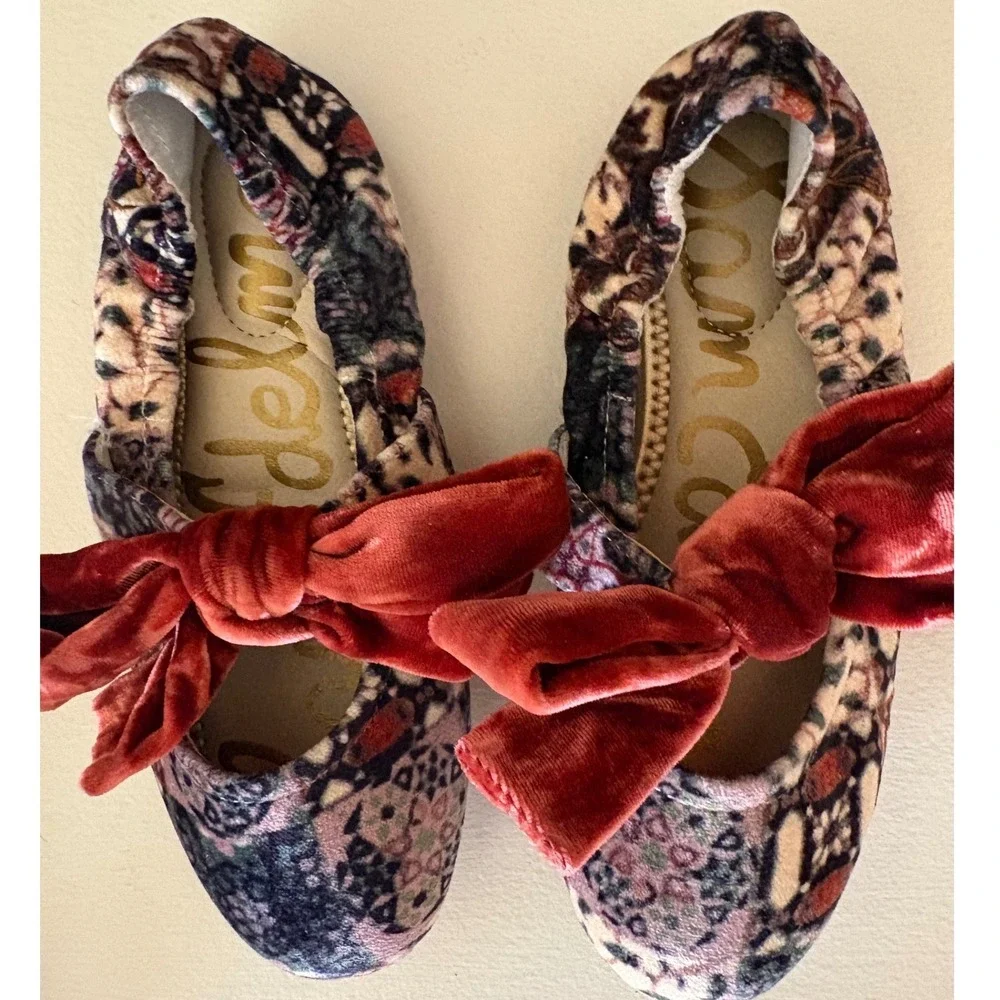 Sam Edelman Girls Velvet Floral Tapestry Ballet Flats with Oversized Bow Size 1